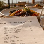 Menu de l'entrée des artistes à Fréjus sur une terrasse, réservation