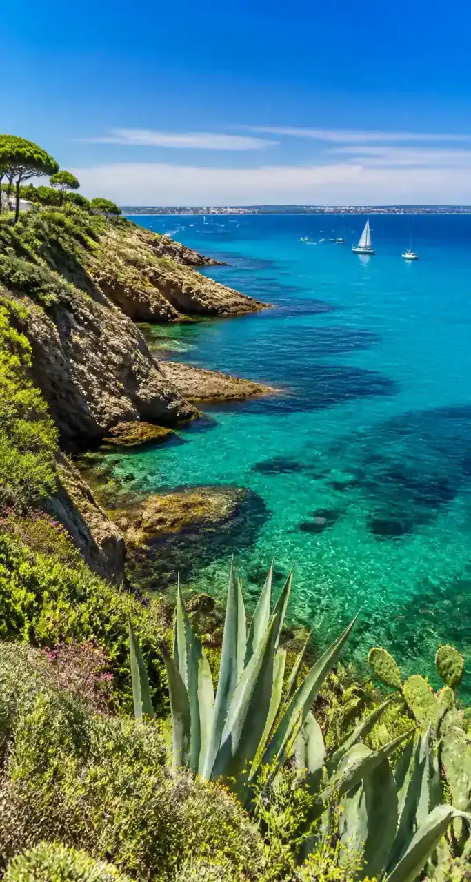 Paysage du Cap d’Agde et calanques méditerranéennes