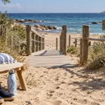 camping oltra cap d agde, accès plage directe depuis allée sablonneuse