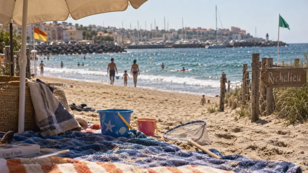 Que faire au Cap d’Agde en famille : plage Richelieu, sable et eau turquoise